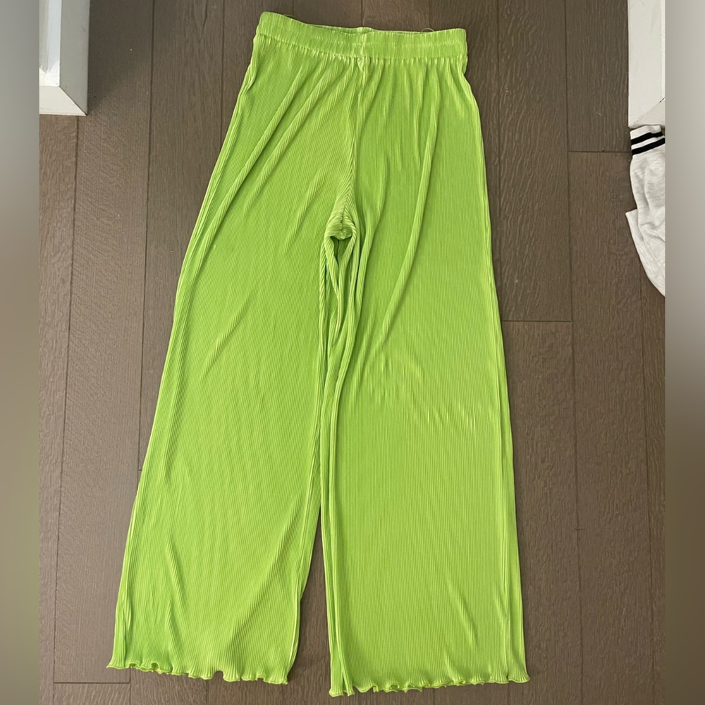 Alana Pant in Lime Green